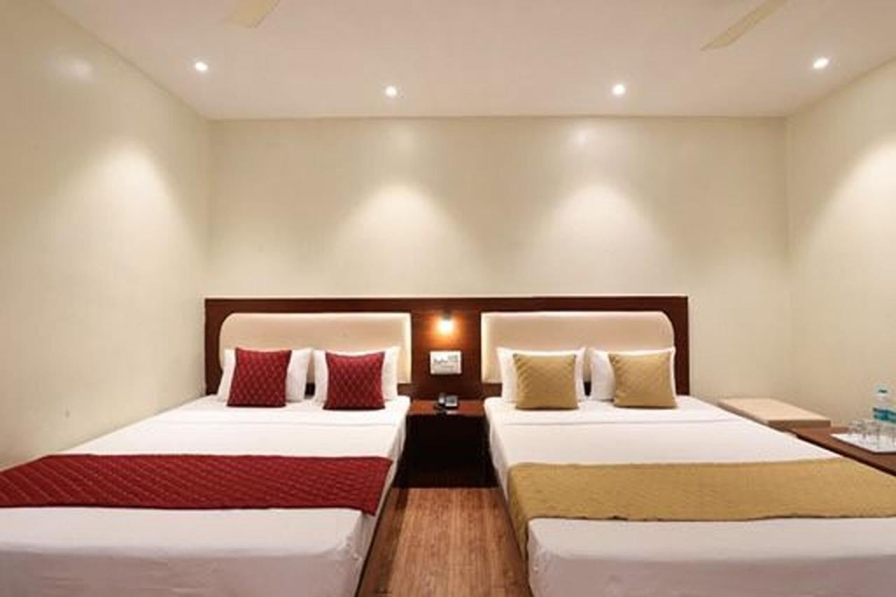 Amrit Hotel Neu-Delhi Exterior foto