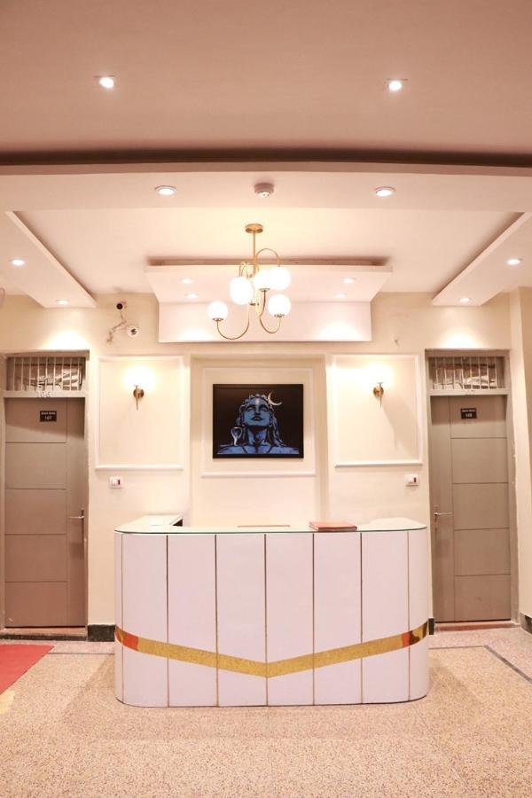 Amrit Hotel Neu-Delhi Exterior foto