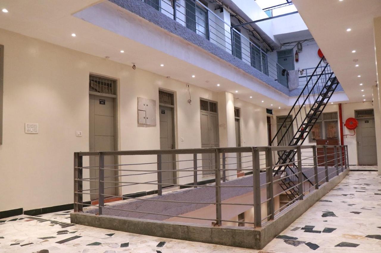 Amrit Hotel Neu-Delhi Exterior foto