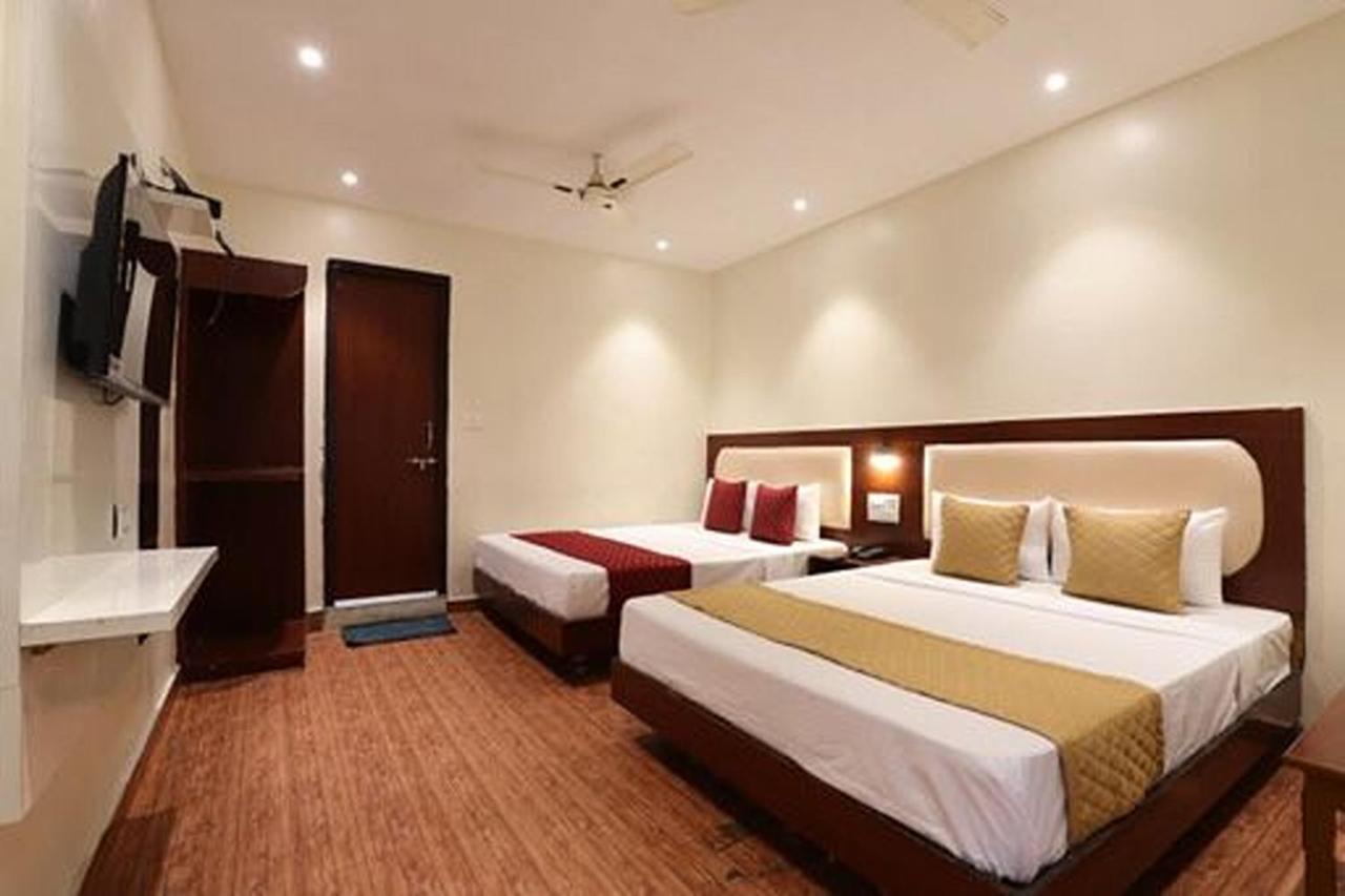 Amrit Hotel Neu-Delhi Exterior foto